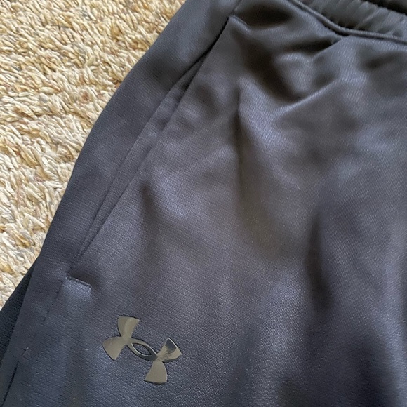 Women’s Under Armour Black Sweats - Picture 3 of 4